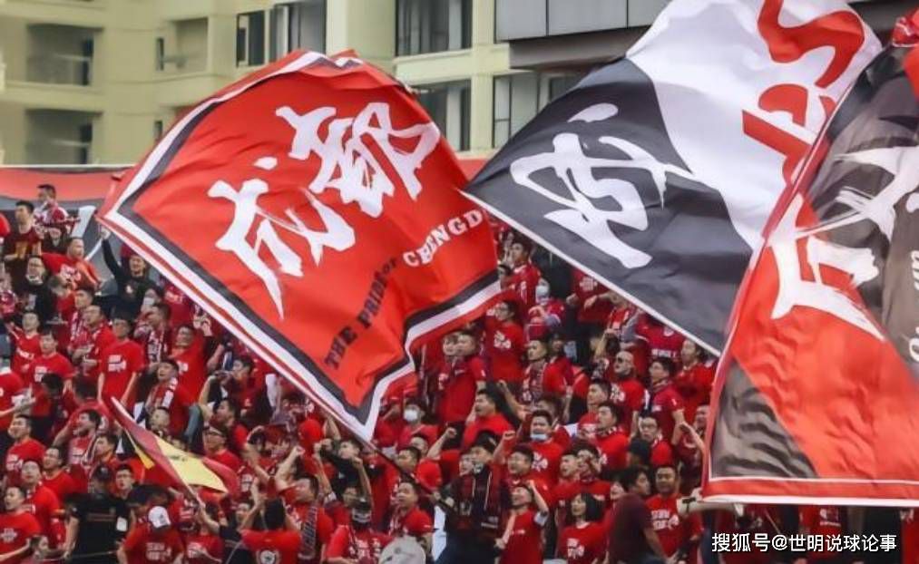 他曾在《恋爱中的城市》里担任联合导演，如果消息属实，《被光抓走的人》将是他执导的第一部电影长片处女作